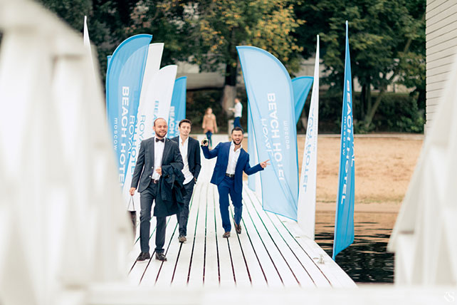 сладкая свадьба, жених с друзьями