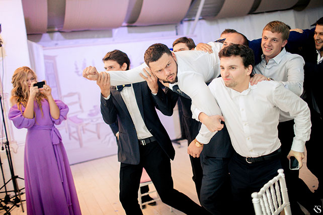 сладкая свадьба, обряд с подвязкой