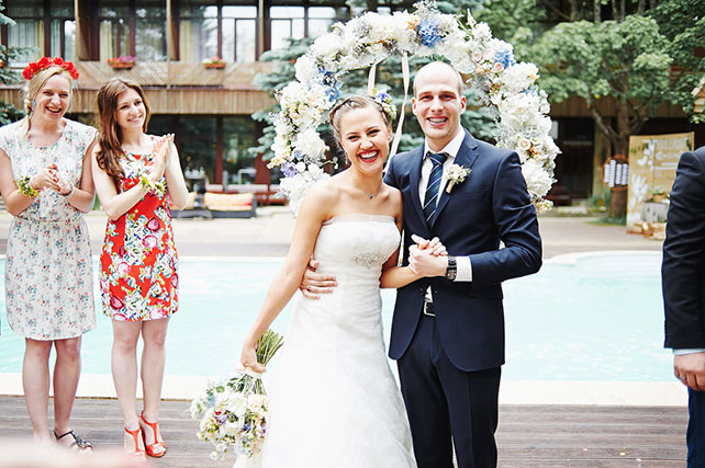 Большая славянская свадьба, Юлия и Йован, церемония бракосочетания, молодожены с гостями