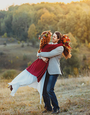 солнечная осенняя свадьба, встреча жениха и невесты