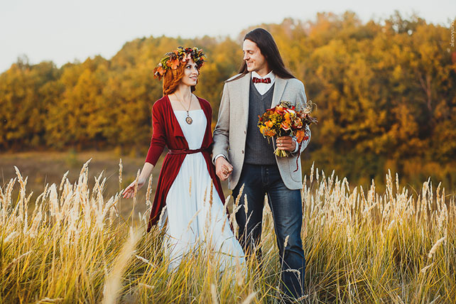 солнечная осенняя свадьба, жених и невеста