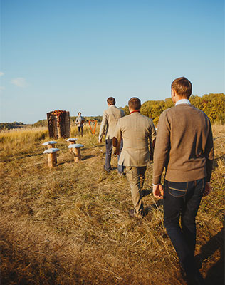 солнечная осенняя свадьба, друзья жениха