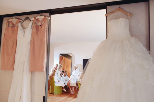 Солнечная свадьба, платье невесты и подружек невесты
