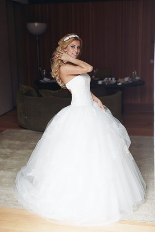 Солнечная свадьба, образ невесты