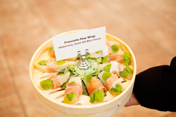 блюдо на банкете