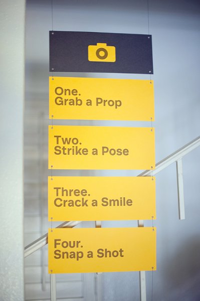 Желтые указатели