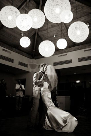 современная свадьба на пляже, декор зала