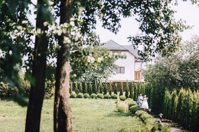 mmm, жених и невеста в саду