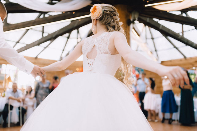 mmm, танец жениха и невесты