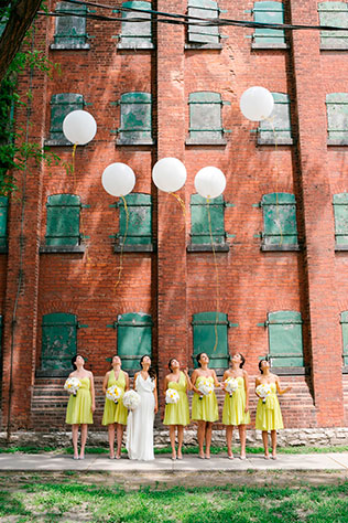 серо-желтая свадьба, фотосессия с шарами