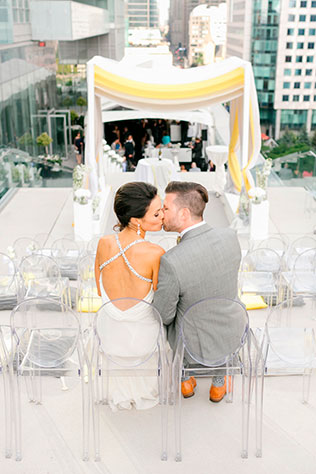 серо-желтая свадьба, церемония на крыше