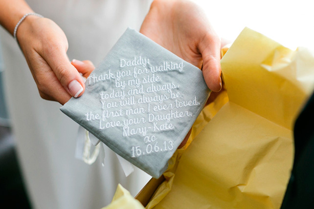 серо-желтая свадьба, подарки родителям