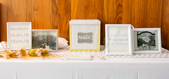 серо-желтая свадьба, декор места торжества