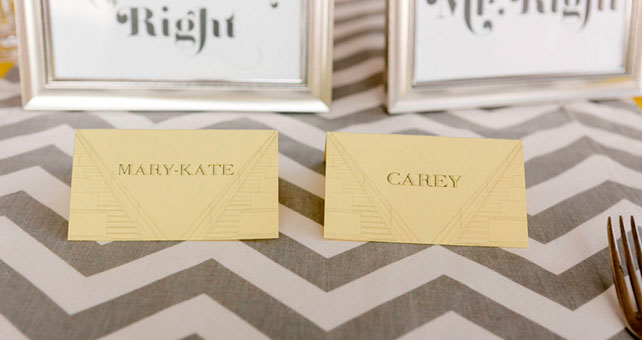 серо-желтая свадьба, декор места торжества