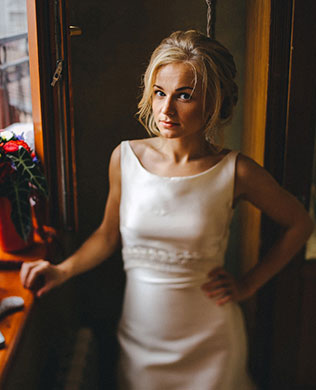 стильная свадьба в морской палитре, образ невесты