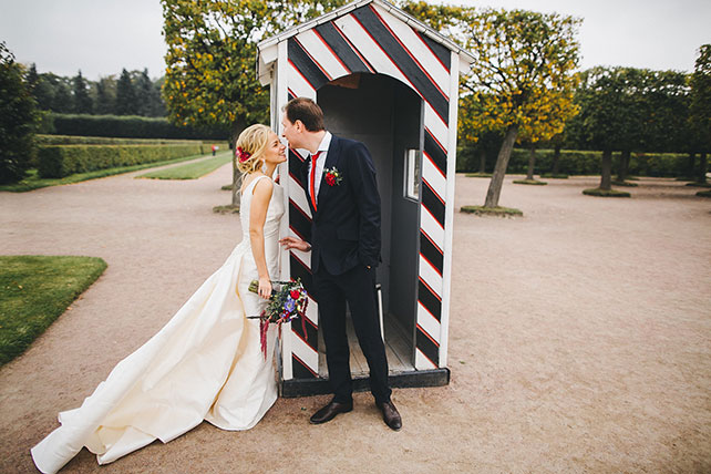 стильная свадьба в морской палитре, жених и невеста