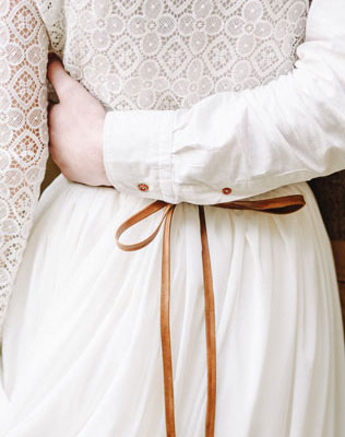 Стильная рустикальная свадьба, пояс невесты