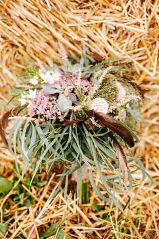 Стильная рустикальная свадьба, букет невесты