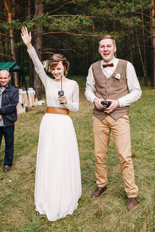 Стильная рустикальная свадьба, жених и невеста