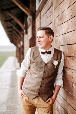 Стильная рустикальная свадьба, утро жениха