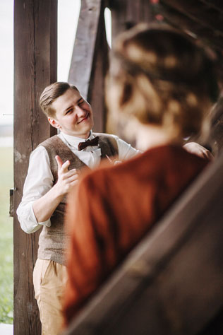 Стильная рустикальная свадьба, встреча жениха и невесты