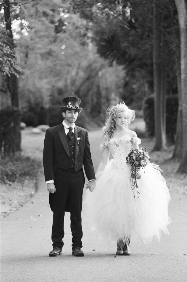 жених и невеста в полный рост