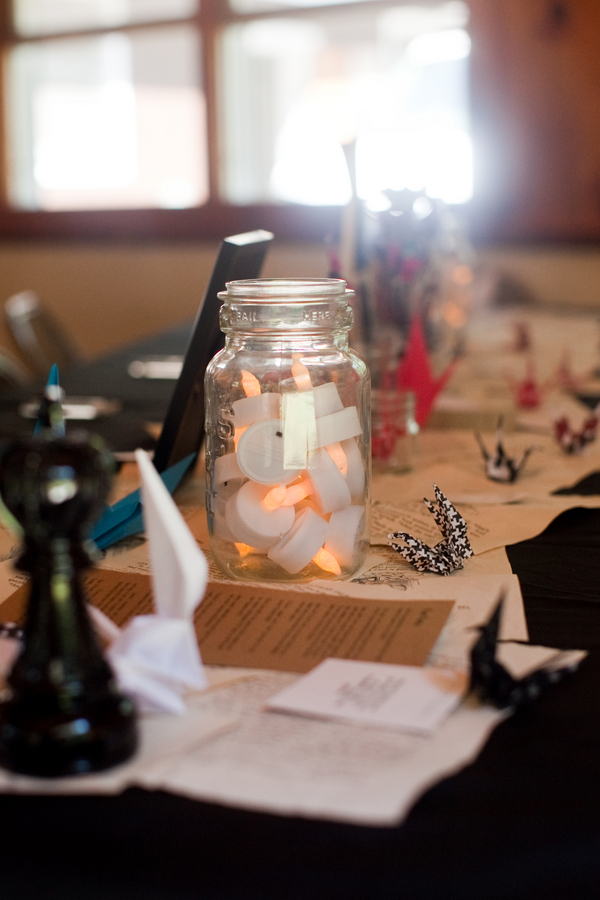 декор стола банка с лампочками