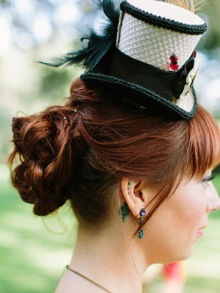 свадьба в стиле стимпанк, шляпка подружки невесты