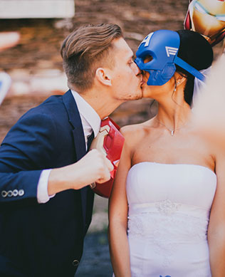 супергеройская свадьба, фотосессия в масках супергероев