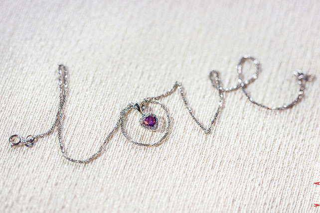 украшение невесты,  Анна и Александр: свадьба в стиле настольной игры Диксит