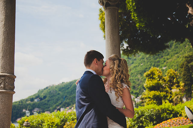 Оксана и Павел: свадьба для двоих на озере Комо, первый поцелуй молодожёнов