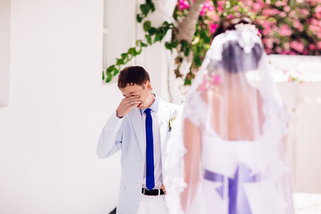 свадьба для двоих на Санторини, встреча жениха и невесты