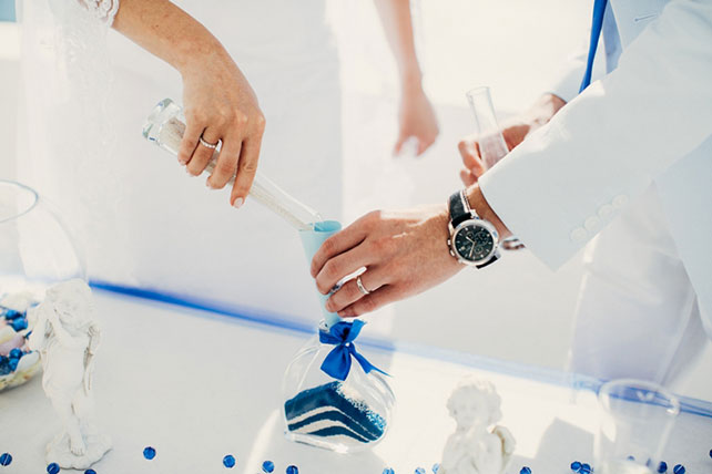 свадьба для двоих на Санторини, песочная церемония