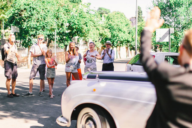 свадьба для двоих в Риме, жених и невеста, прогулка на кабриолете