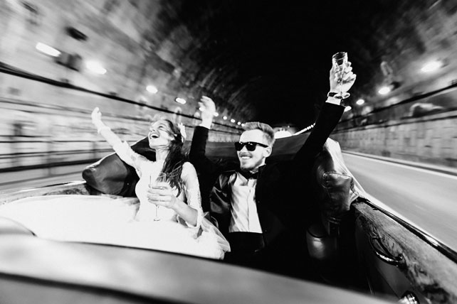 свадьба для двоих в Риме, жених и невеста, прогулка на кабриолете