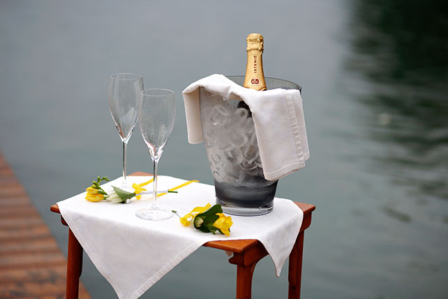 свадьба для двоих в Словении, шампанское