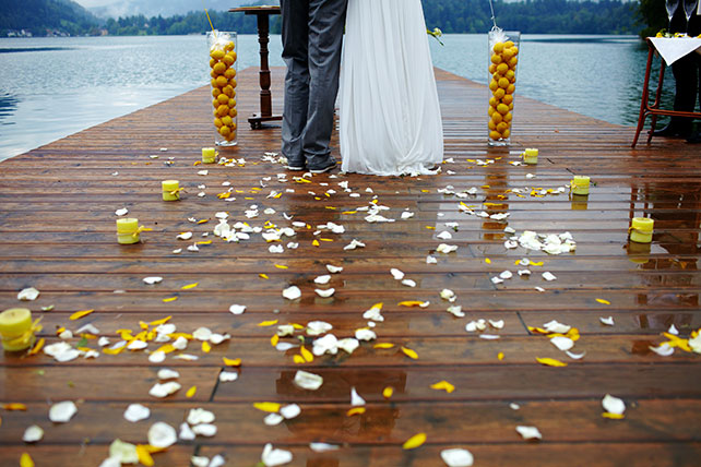 свадьба для двоих в Словении, церемония на берегу