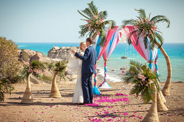 Свадьба на Кипре, танец молодожен