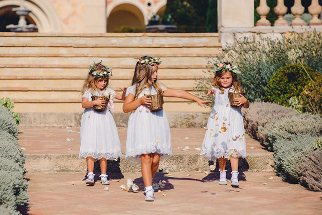 Свадьба на лазурном берегу Франции, цветочные девочки на свадьбе