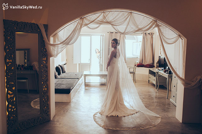 свадьба на Санторини, образ невесты