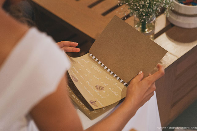 Свадьба на Санторини, книга пожеланий