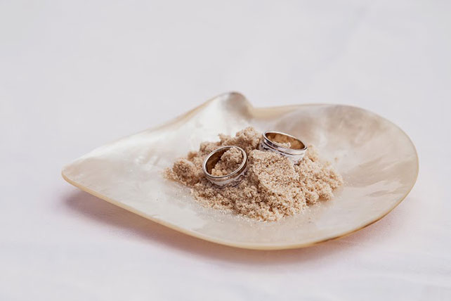 Свадьба на Сейшелах, обручальные кольца в ракушке