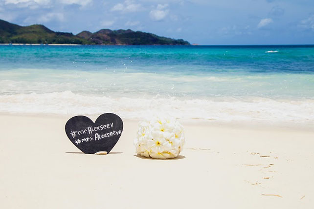 Свадьба на Сейшелах, пляж, букет невесты, хештэги для Instagram