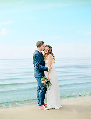 современная свадьба, жених и невеста