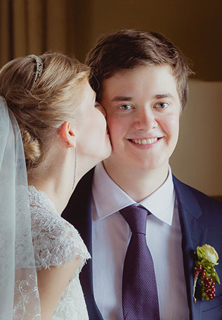 свадьба путешественников, жених и невеста