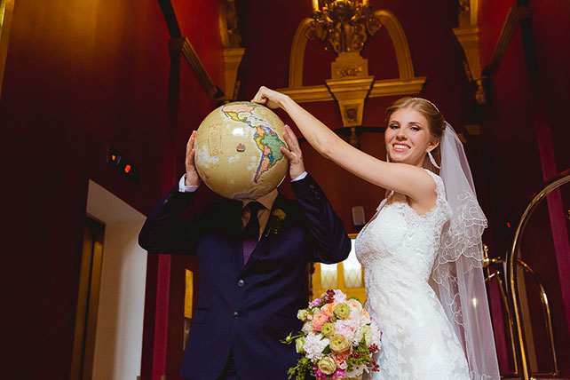 свадьба путешественников, жених и невеста