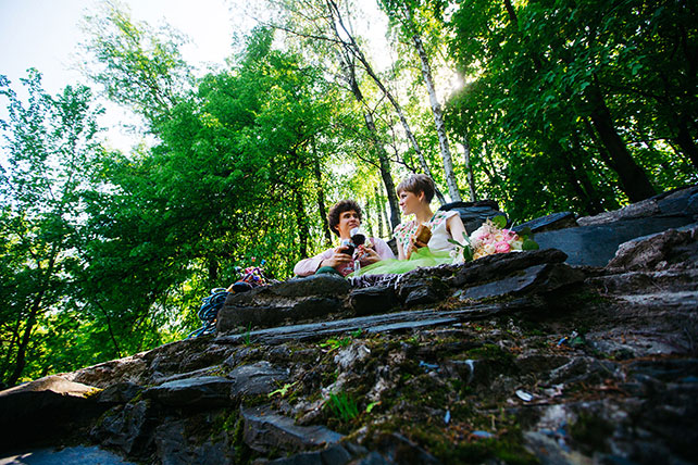 Свадьба с хаски, молодожены в лесу