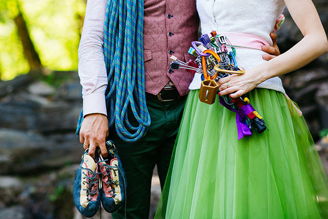 Свадьба с хаски, наряды жениха и невесты