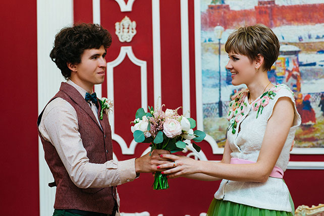 Свадьба с хаски, жених и невеста