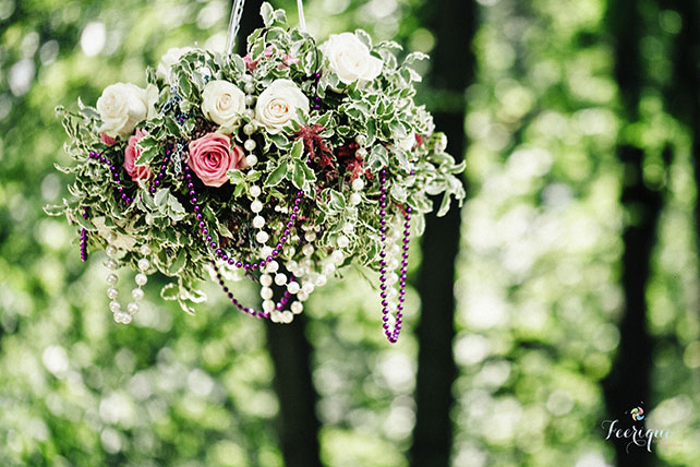 Свадьба «Путешествия», кашпо с бусами и цветами